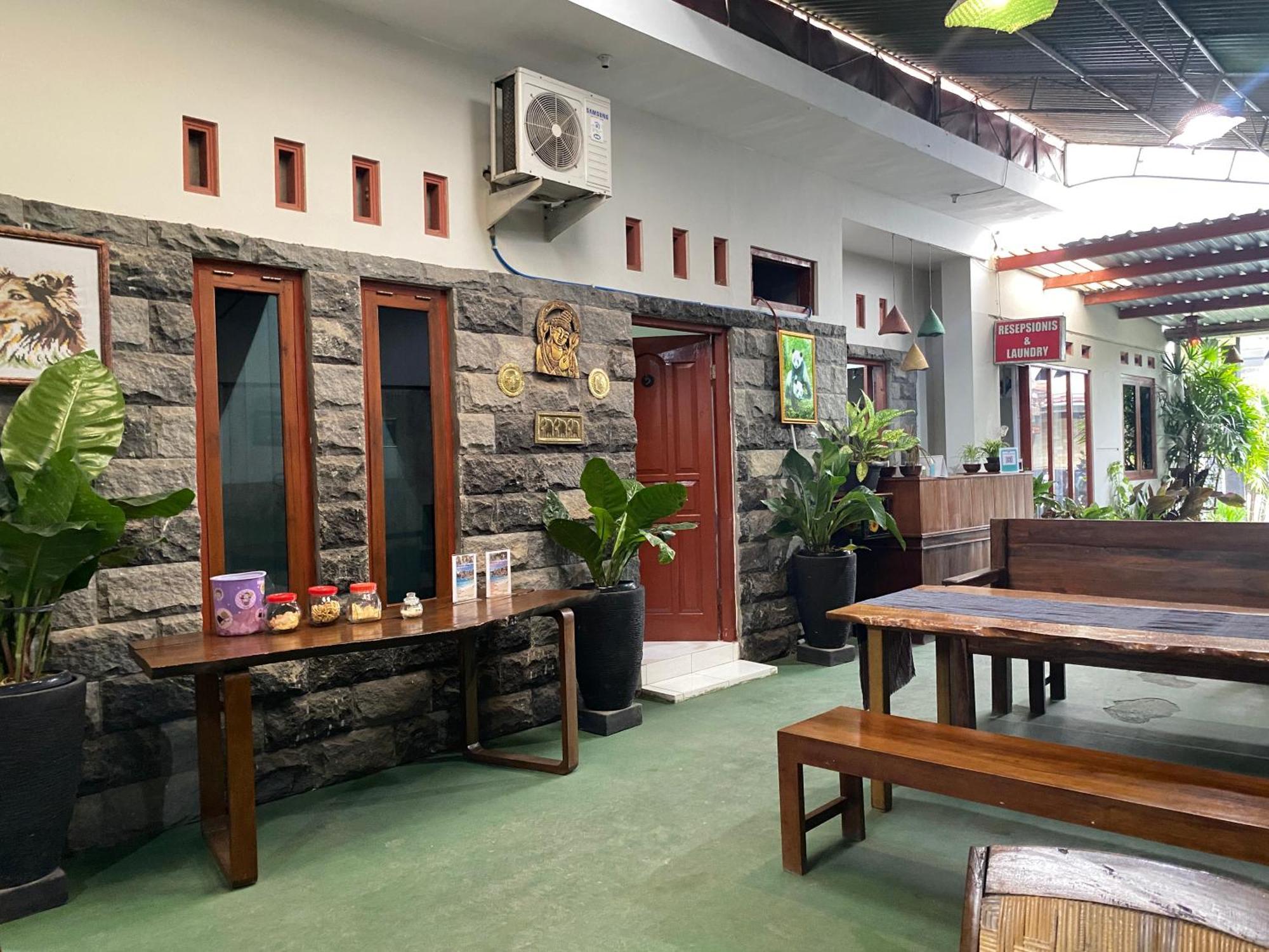 Ada Homestay マゲラン エクステリア 写真
